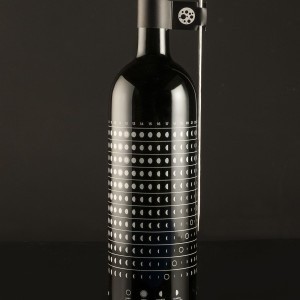 Javier Garduño Estudio De Diseño – Lunar Calendar Wine