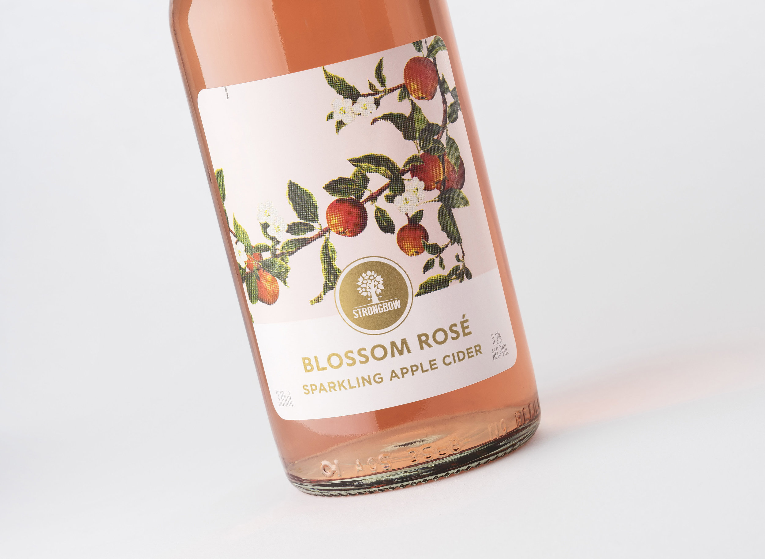 Carlton And United Breweries Launches Strongbow Blossom Rosé Sparkling