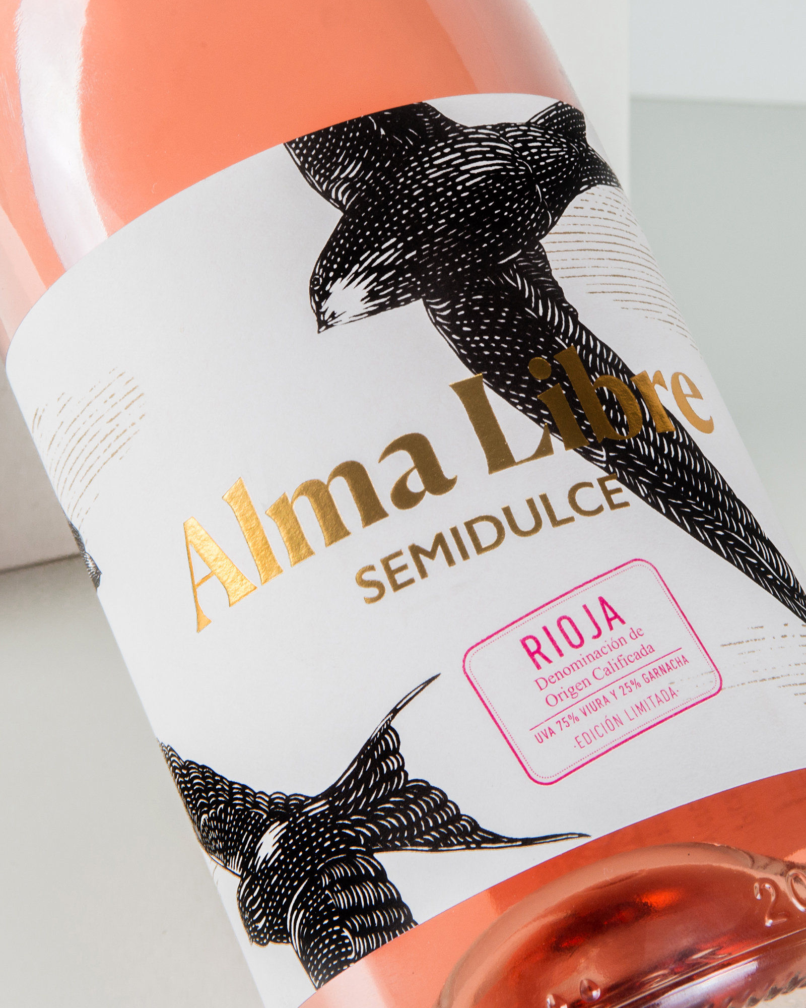 Spanish Limited Edition Packaging Design for Migratory Birds and for Labels with No Borders