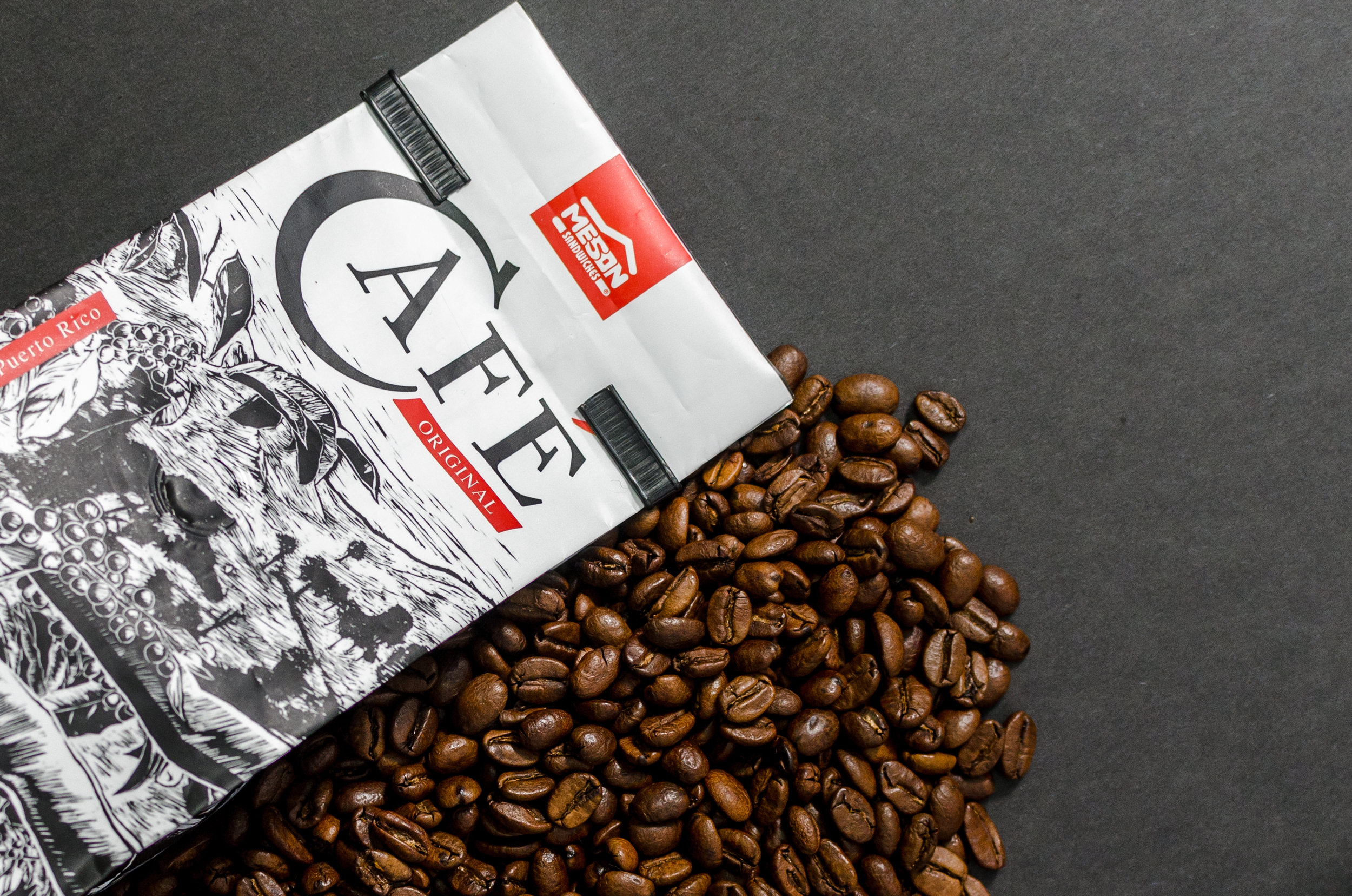 Own coffee. Брендинг кофе. Coffee Packaging Design. Пуэрто-Рико сбор кофе. American Coffee brand.