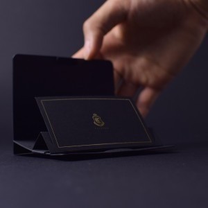 Andrew Zo – Gift Card Holder
