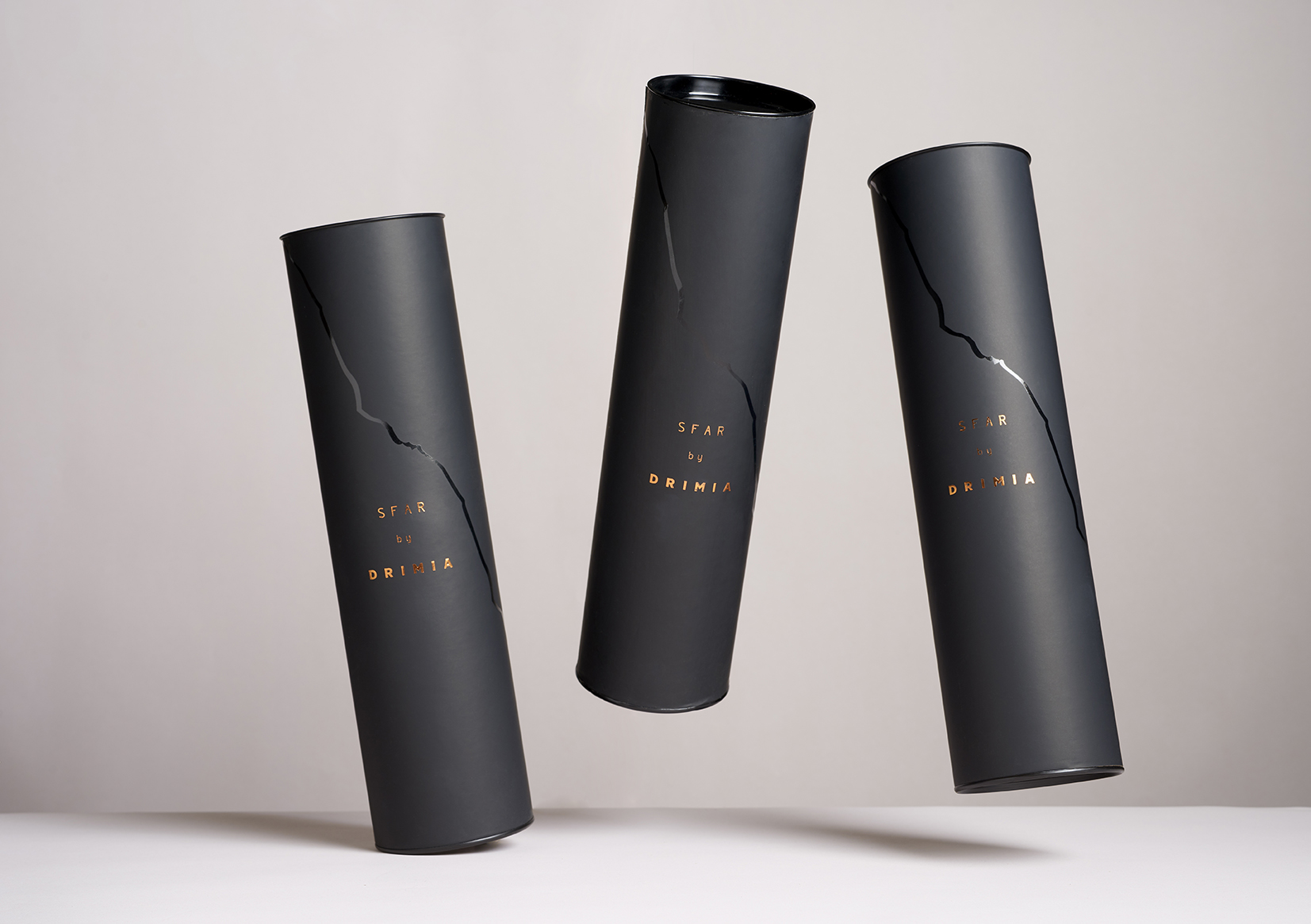Dov Kroll and Dekel Maimon create cylinder box for Drimia winery’s flagship series