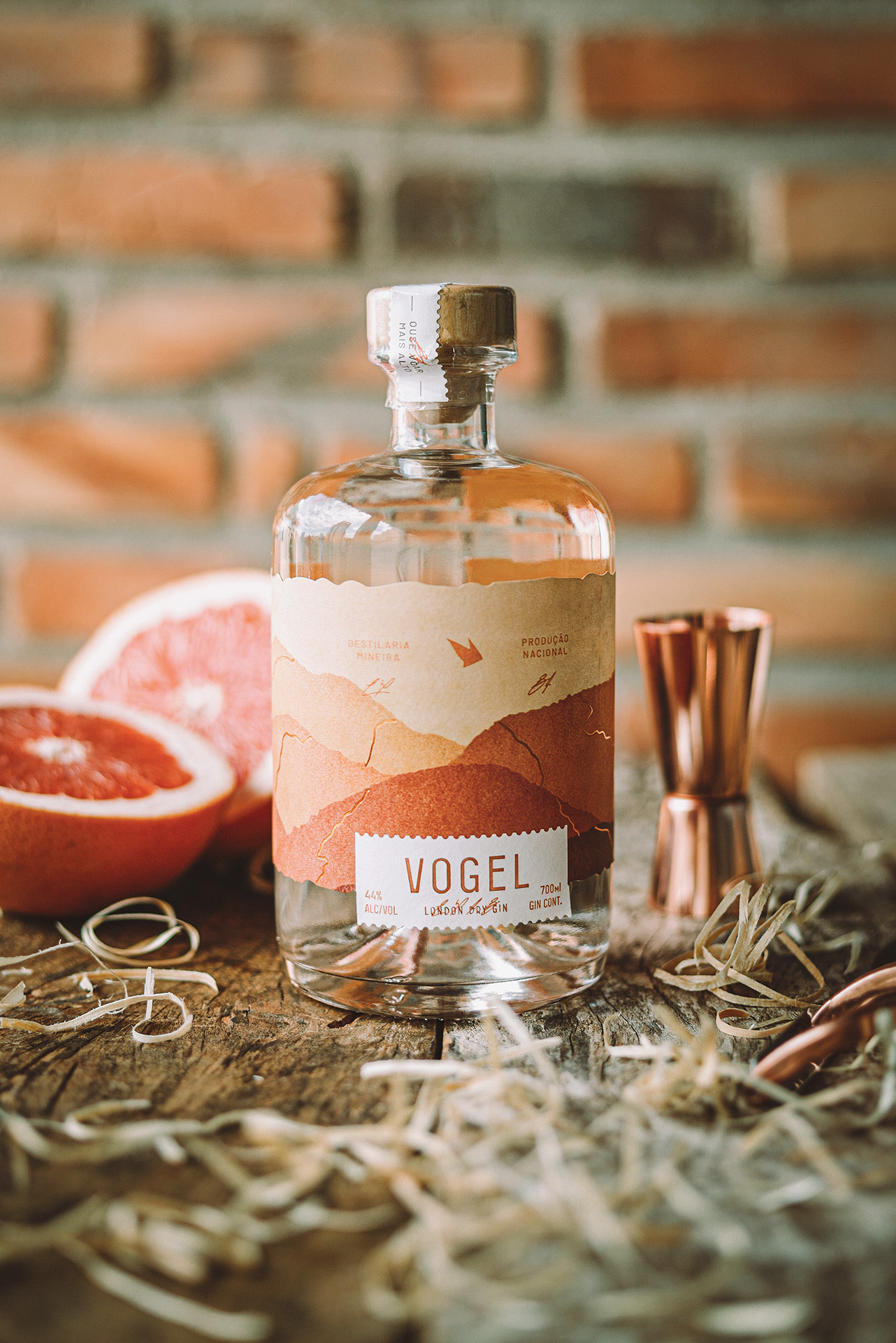Estúdio Zingoni Have Crafted Packaging Design for Vogel Gin