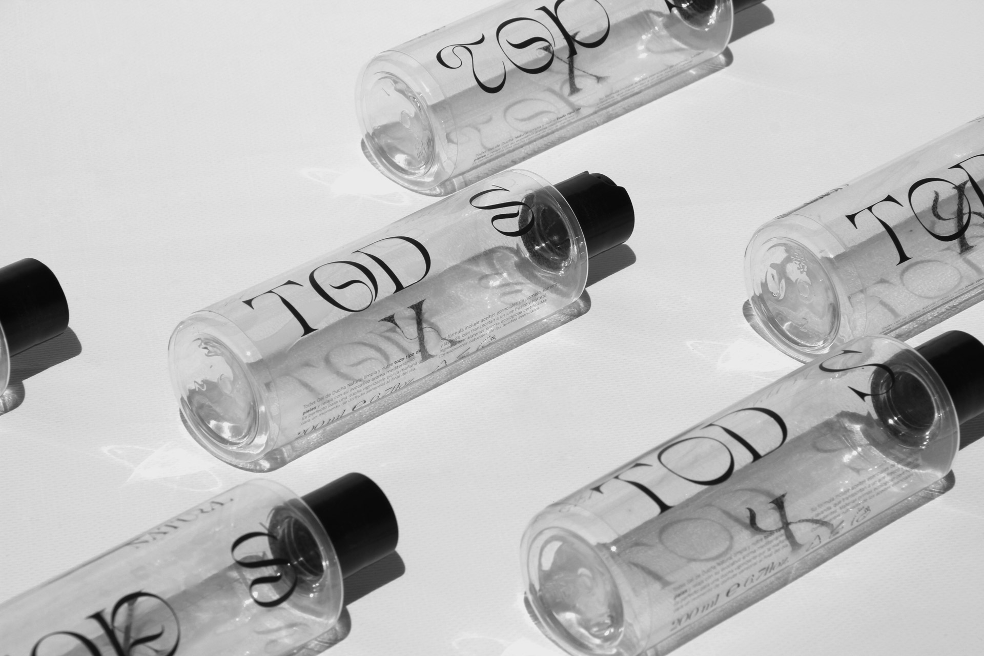Todxs Shower Gel Packaging Design by Barceló Estudio