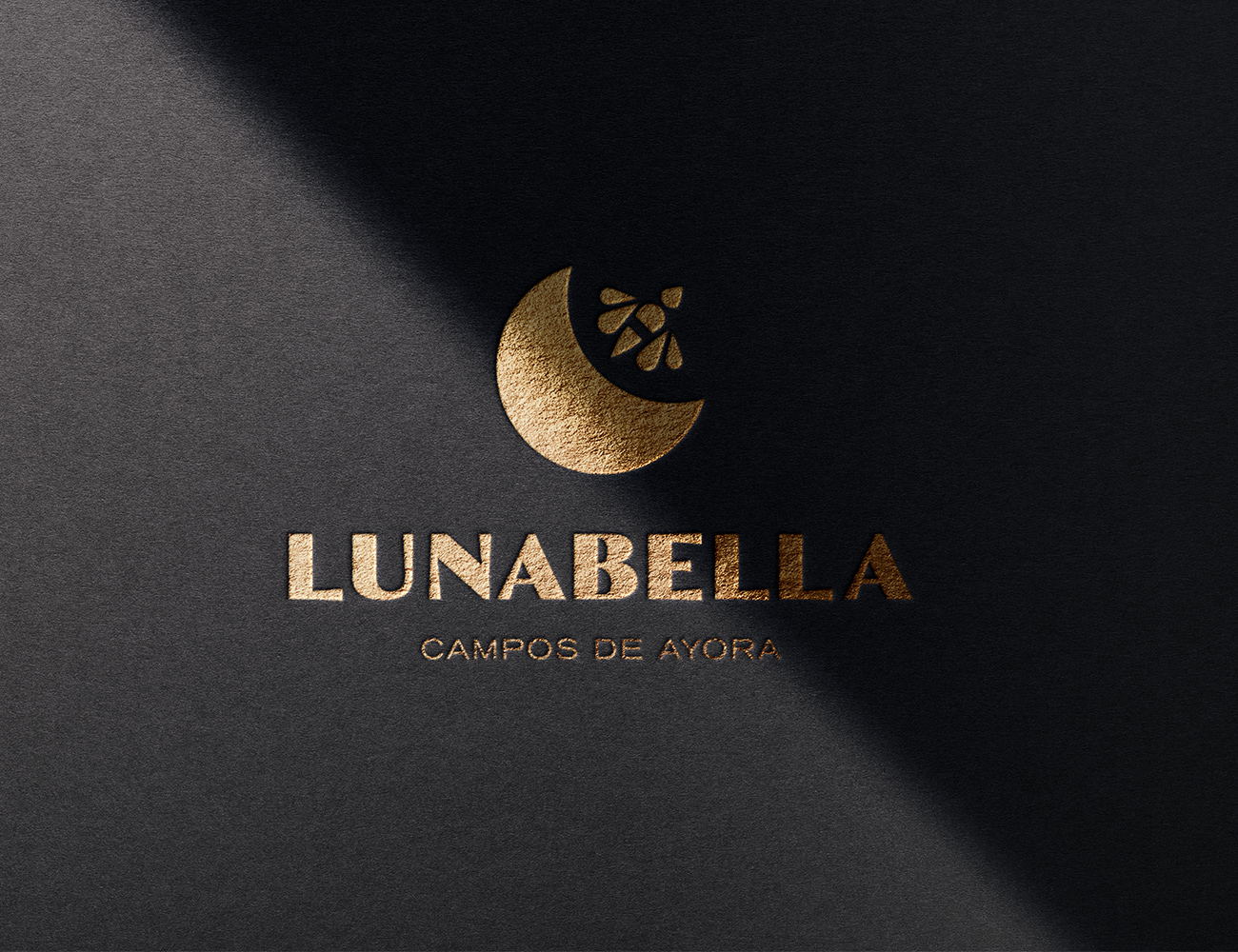 Meteorito Estudio Create Branding for Lunabell Premium Honey
