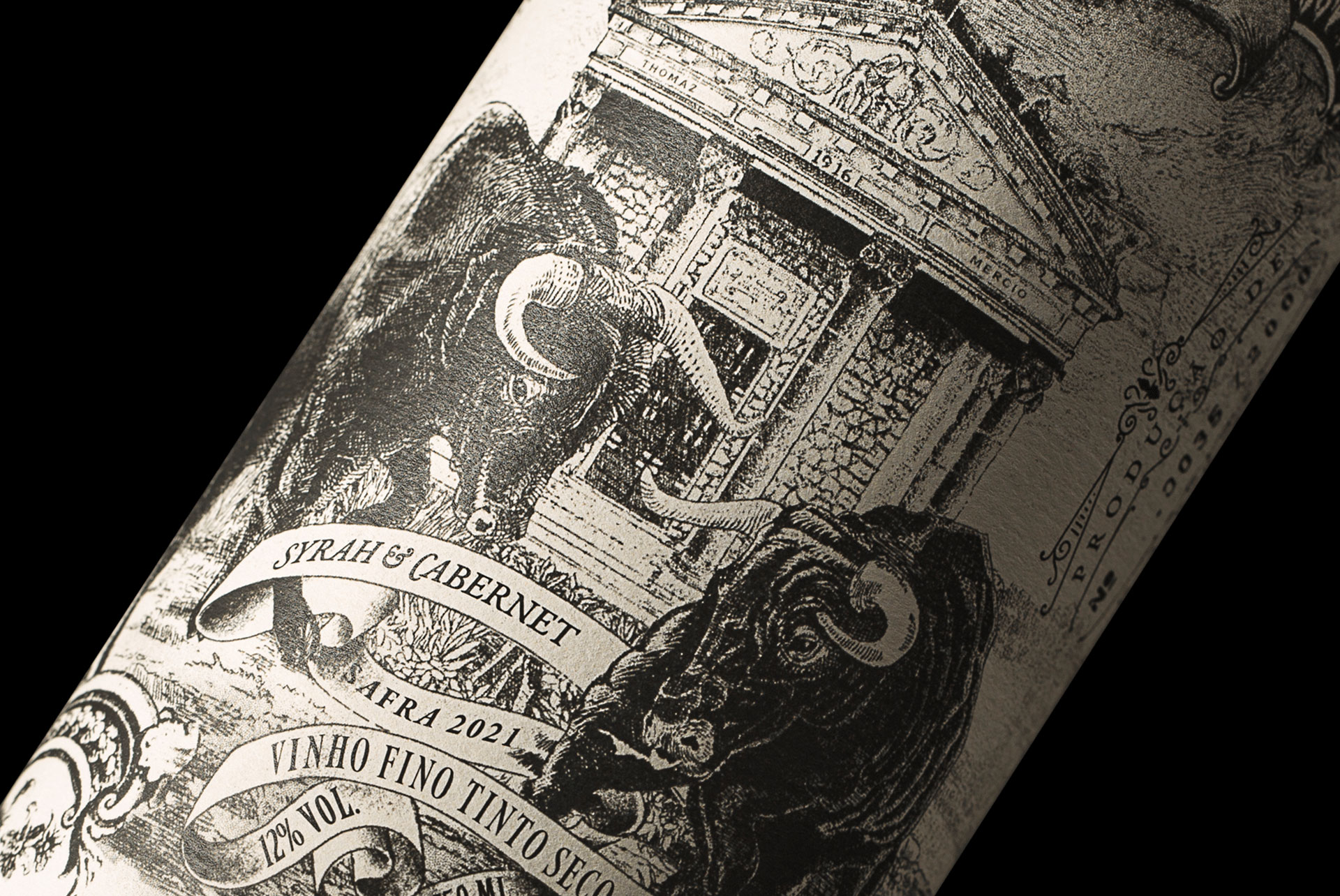 Cova de Toro Wine Label Design