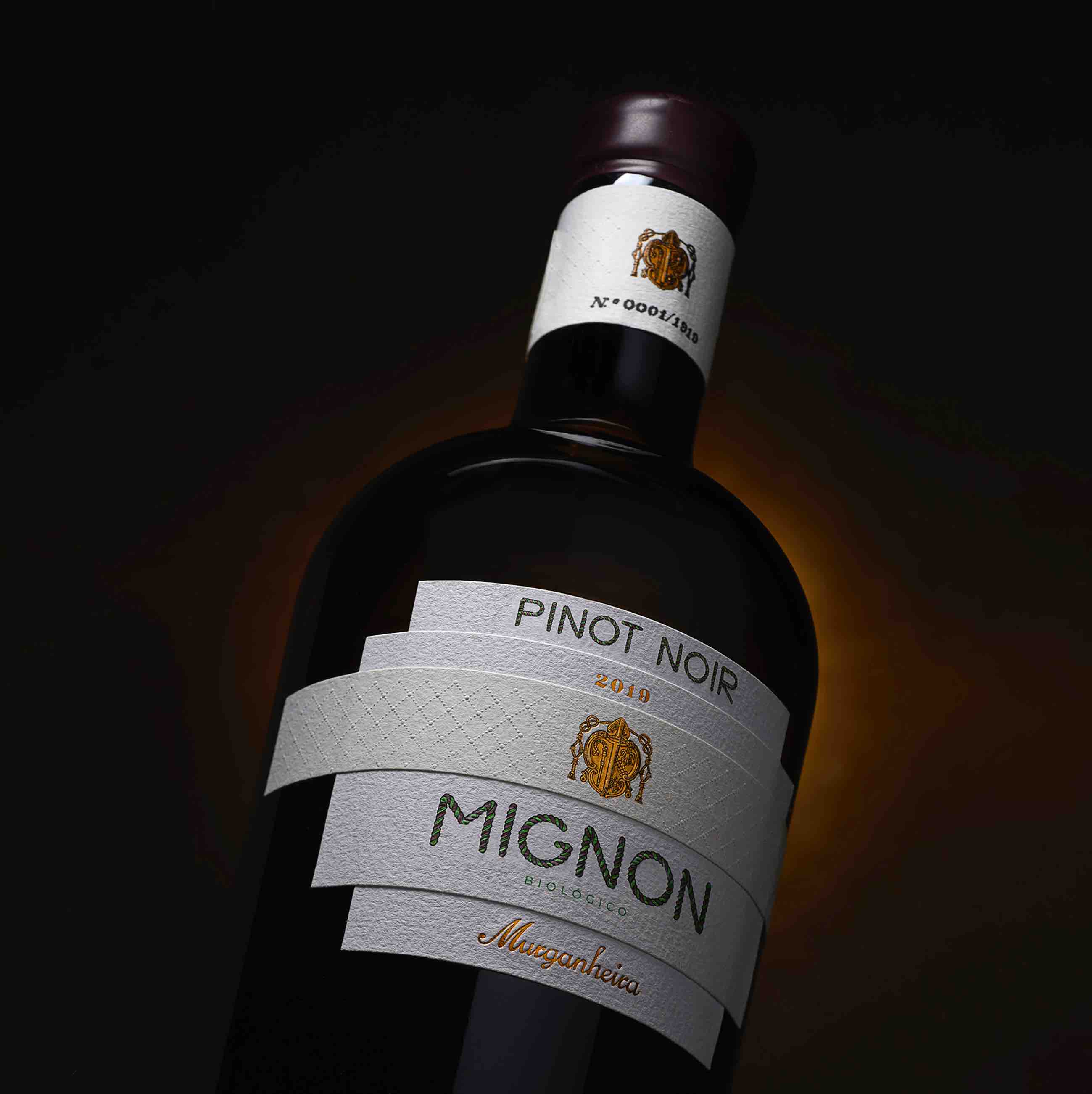Omdesign’s Premium Packaging for Exceptional Organic Mignon Pinot Noir