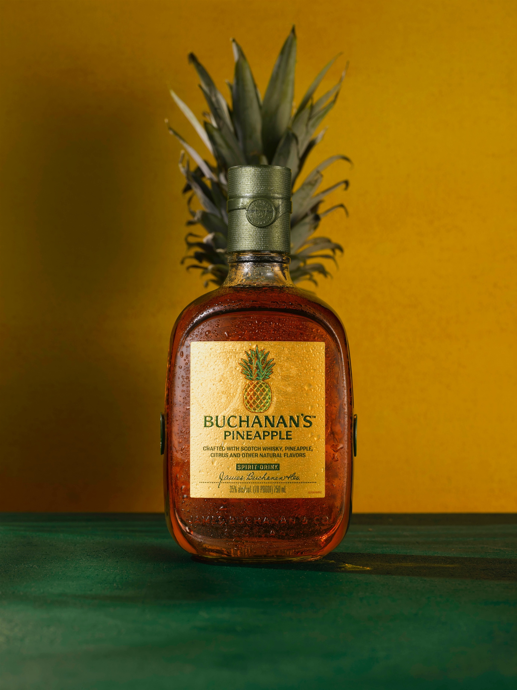 Buchanan’s Pineapple Vibrant Fusion of Tradition and Tropical Innovation