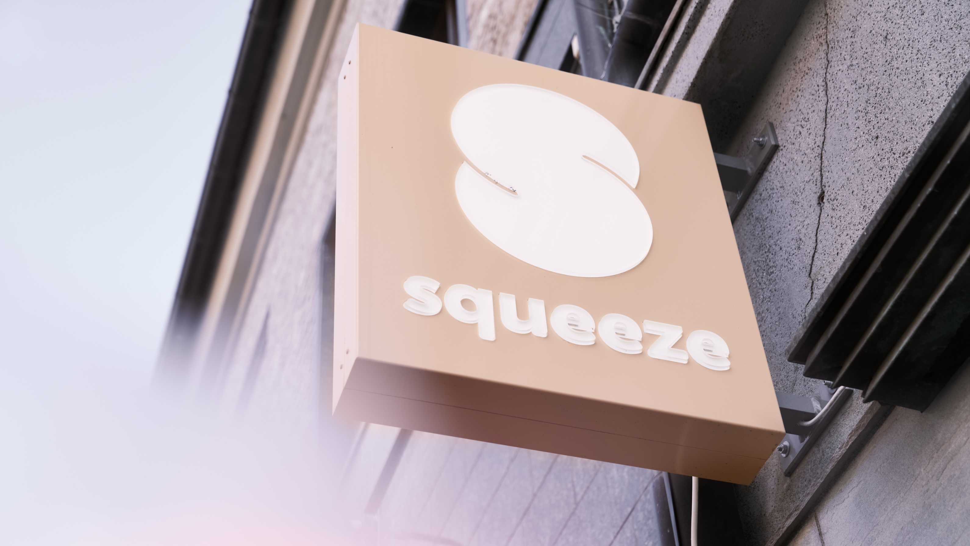 Squeeze Massage Chain Brand Design Creation