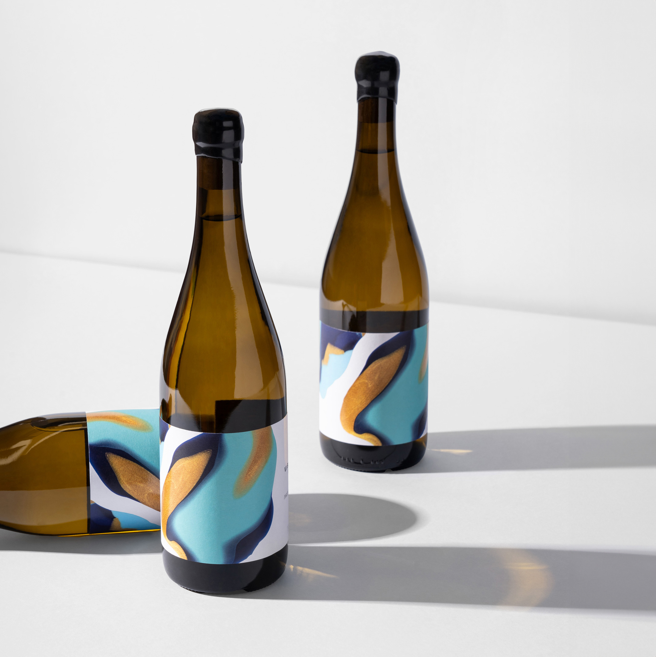 Onada Wine Label Design: Capturing Mediterranean Essence by Dailos Pérez Studio