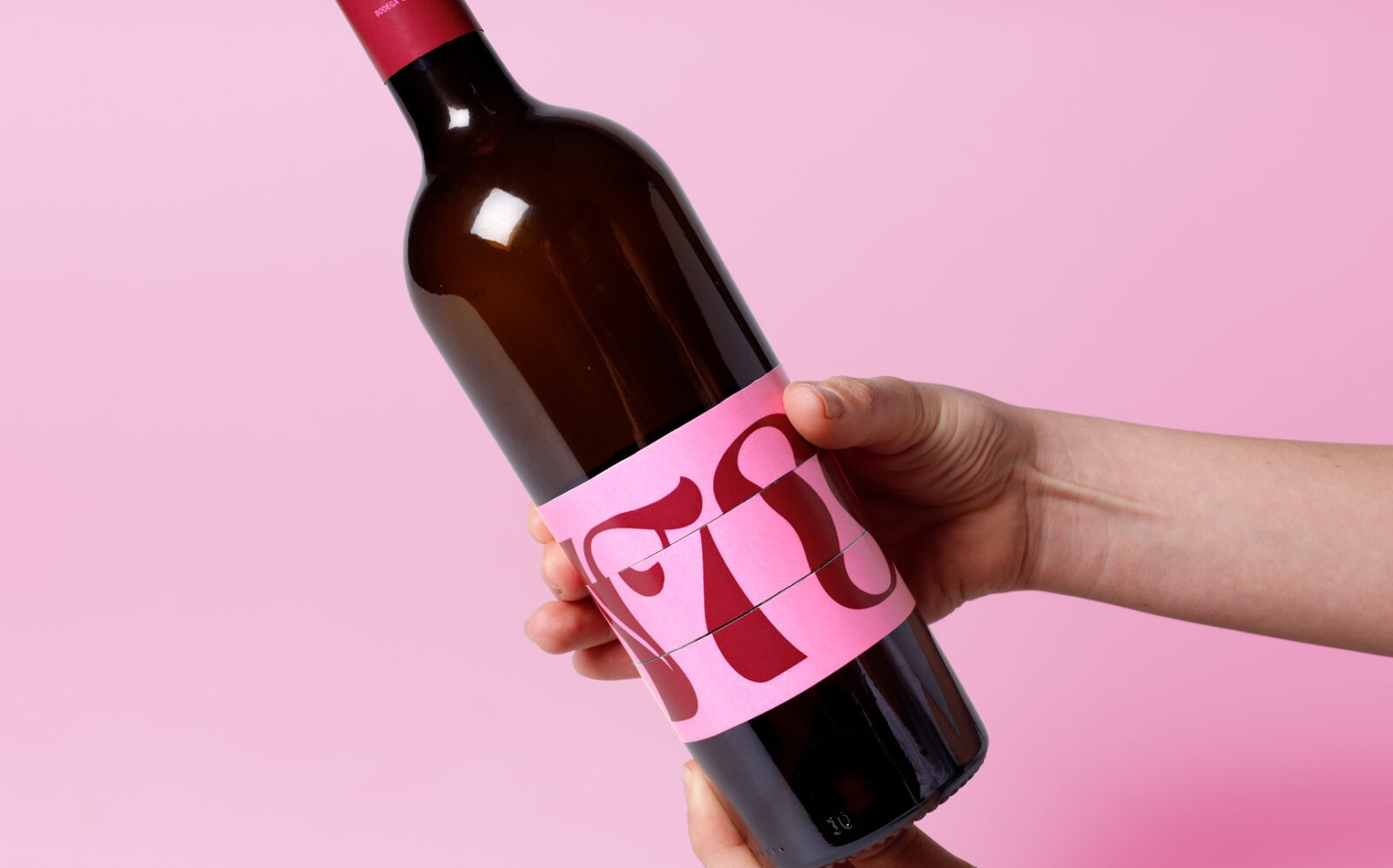 Lalu Interactive Packaging Design Concept for “Ciento y la Madre” Winery by Student Laura Ramos Martínez and Lourdes Suárez Quintana