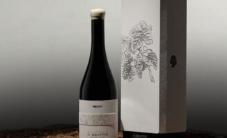 Omdesign’s Elegant Packaging Design for Menin D. Beatriz