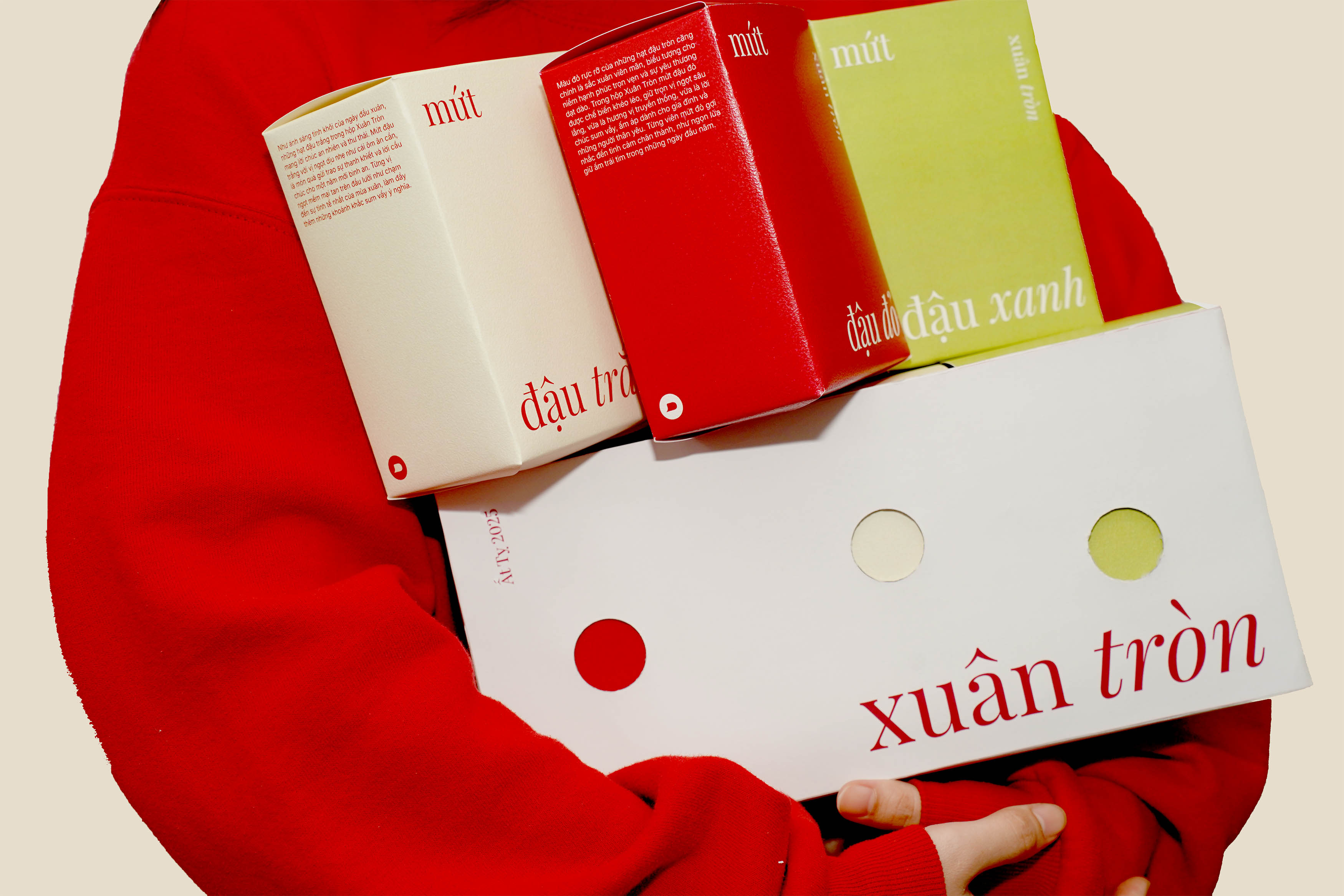 Xuân Tròn Gift Set Packaging Design by Ceris Creative