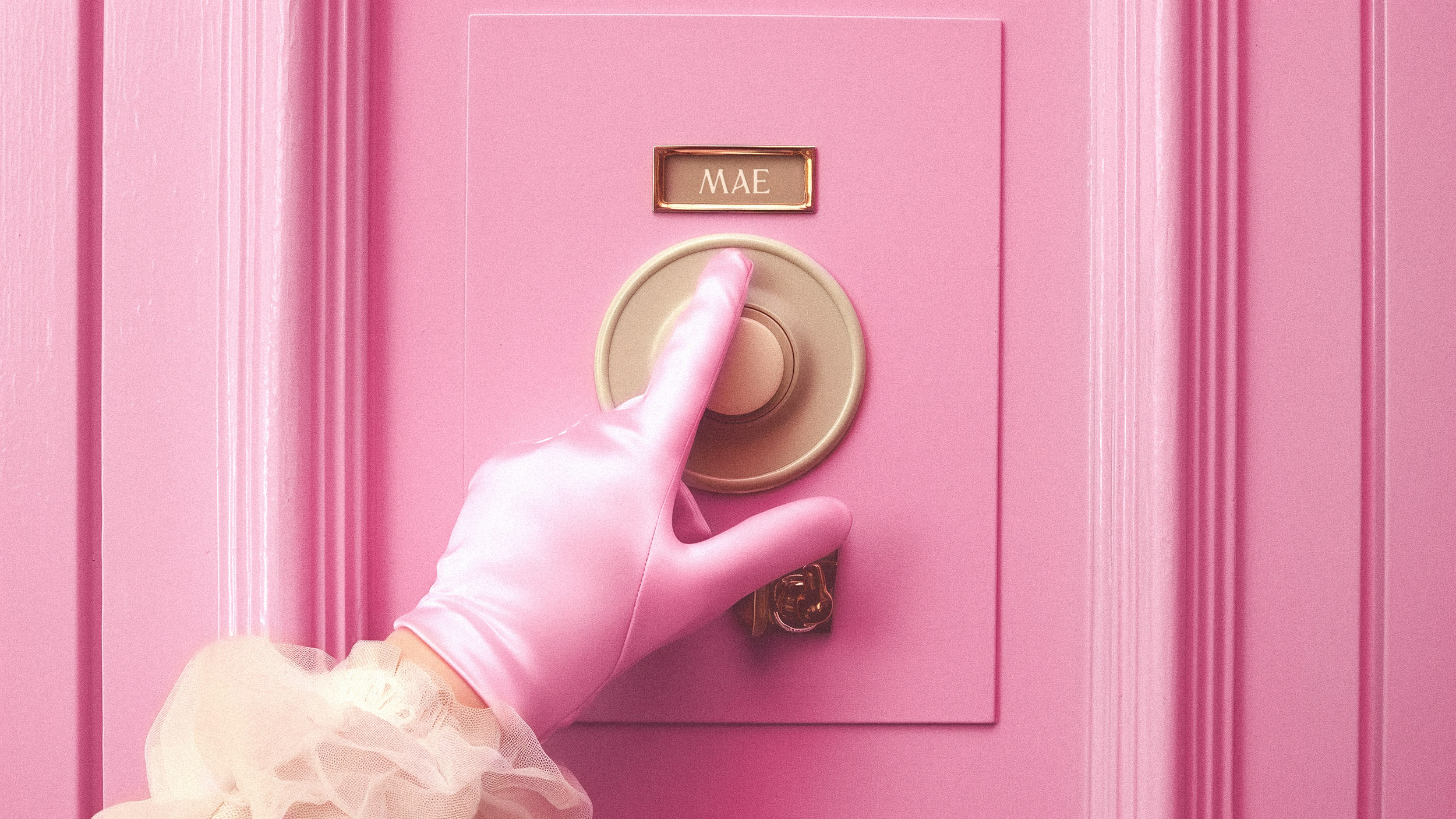 Visual Identity Redesign for MAE New York, a Luxury Brand Mixing Craftsmanship, Elegance, and Vintage Flair