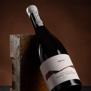Omdesign Creates a Sculptural Wine Identity for Maria Fernanda Rooted in Douro Heritage