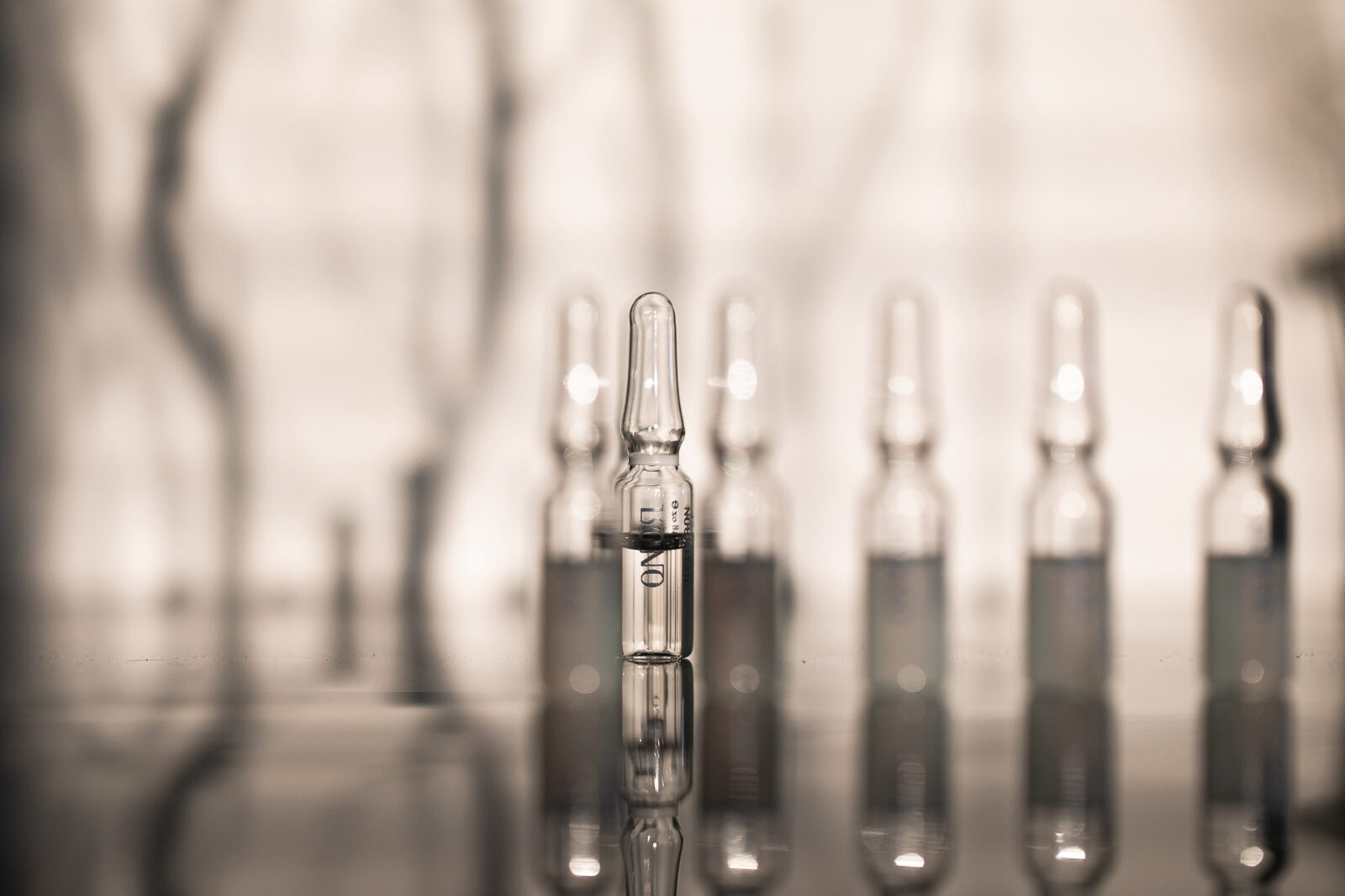 Carla Pan Designs Onosi Cosmetic With a Refined Minimal Identity Built for Clarity and Trust