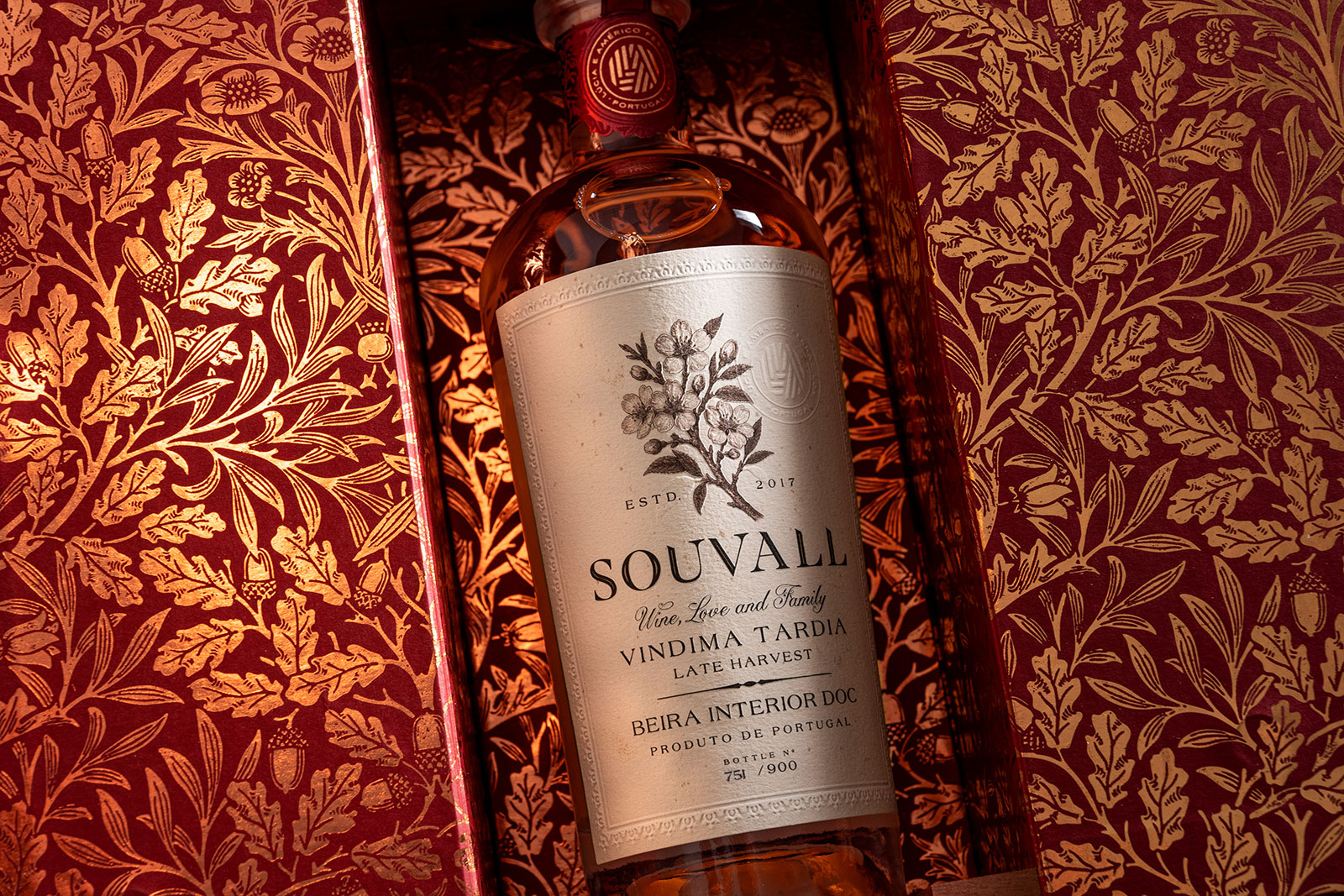 Marbra Design Studio Reveals a New Design for Souvall Vindima Tardia , Deep Red Full of Vitality