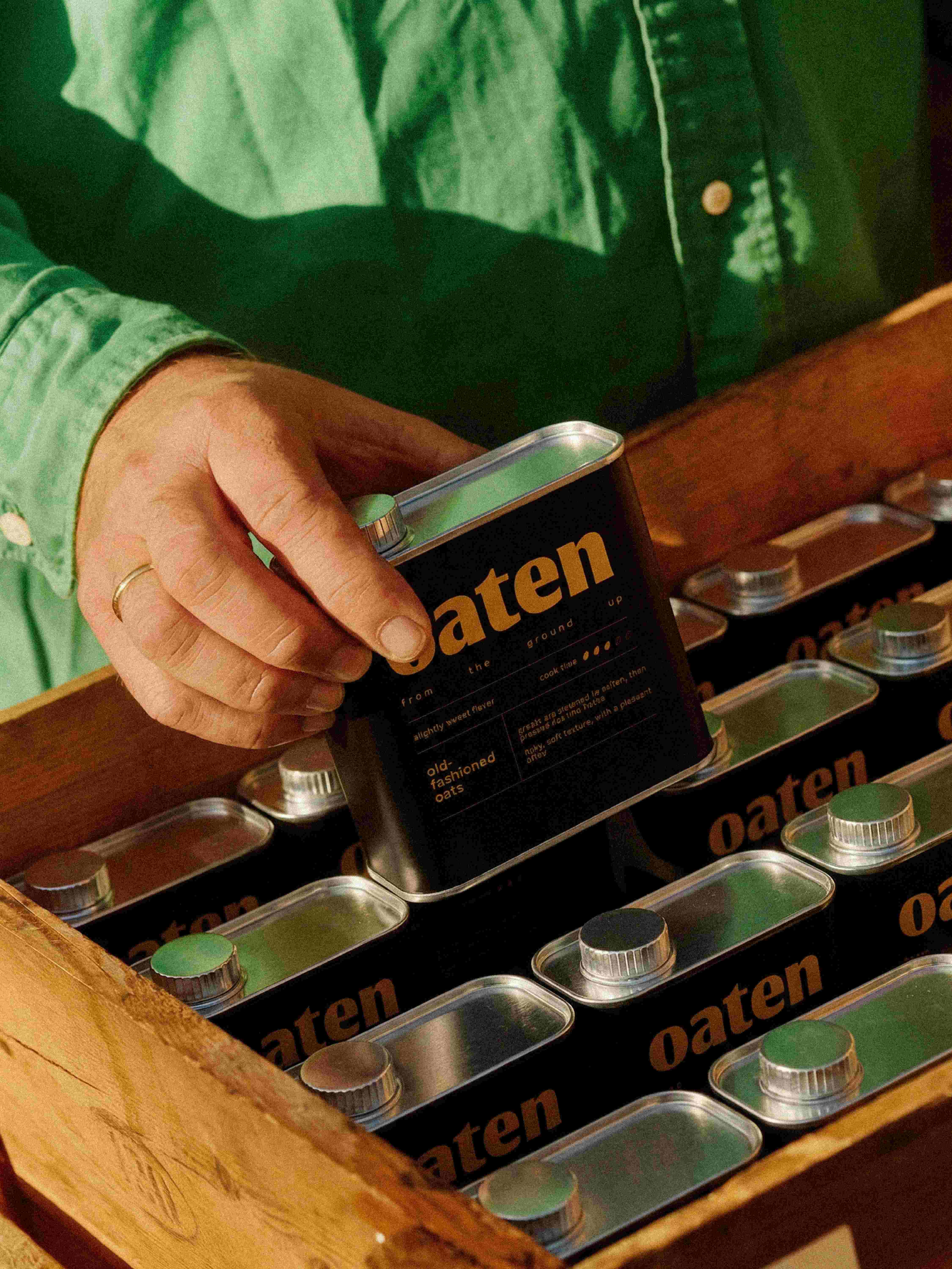 Mariana Anastácio Gives Oaten a Warm Oats Brand Identity Built Around Simple Morning Rituals