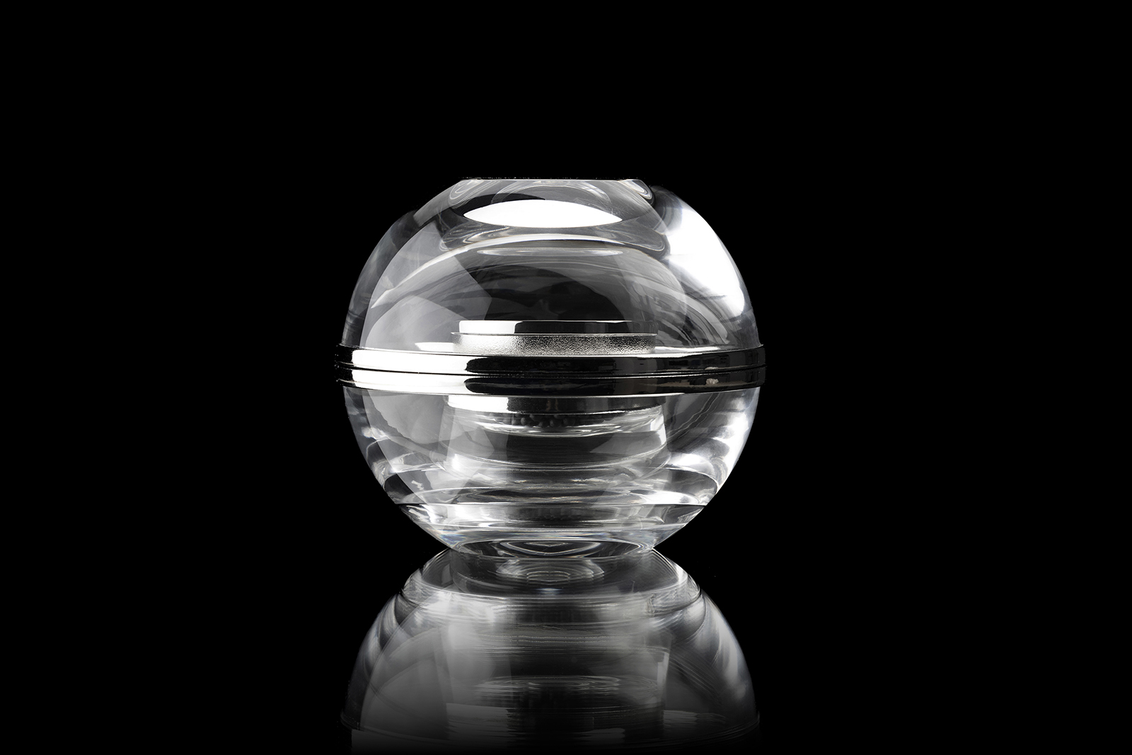 Basileadv Transforms Pearl Into a Quiet Luxury Caviar Packaging Icon