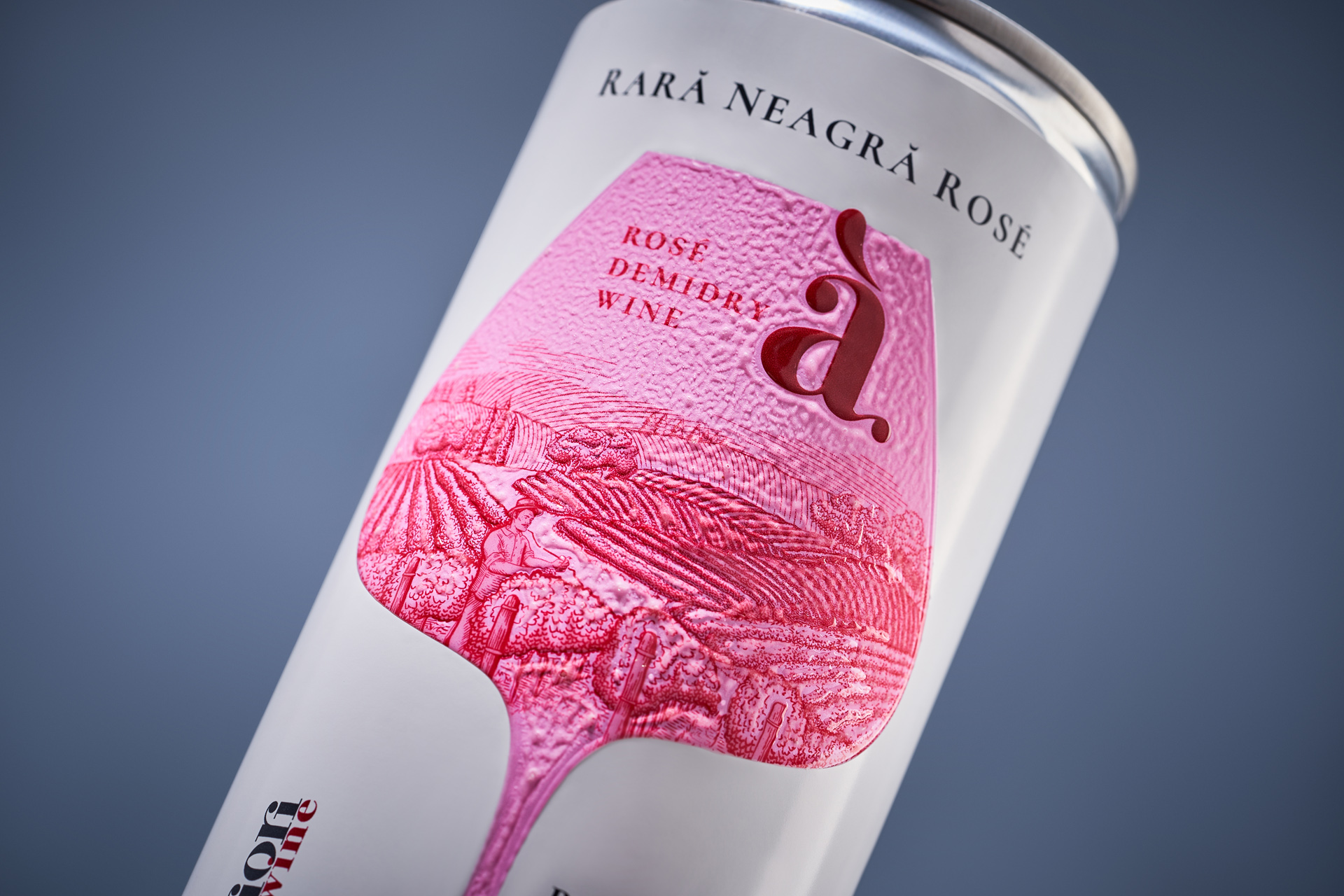 43oz Gives Apriori Wine Cans a Premium Identity Rooted in Classic Wine Cues