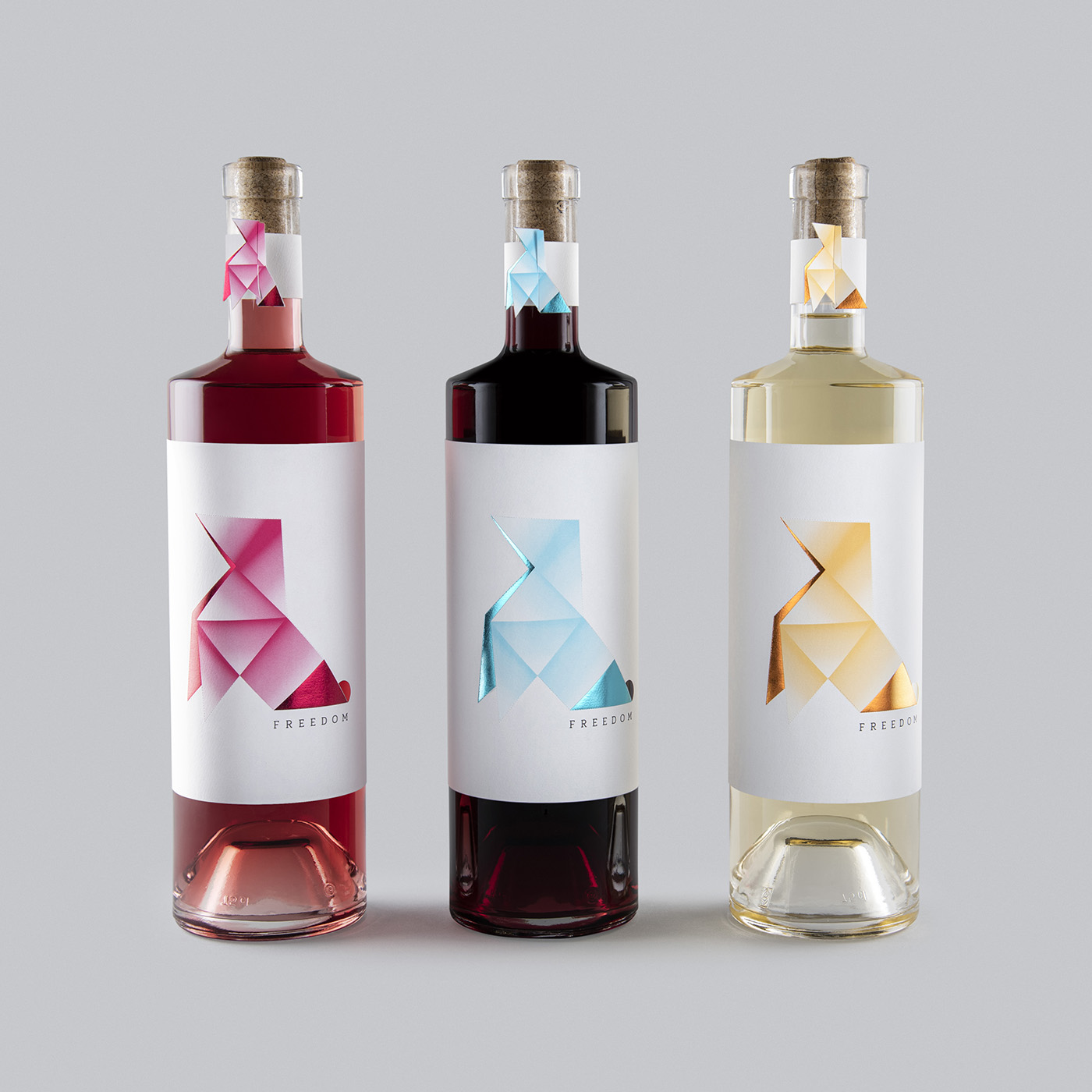 Javier Garduño Estudio de Diseño Gives Freedom Wine a Removable Label Design Inspired by Origami