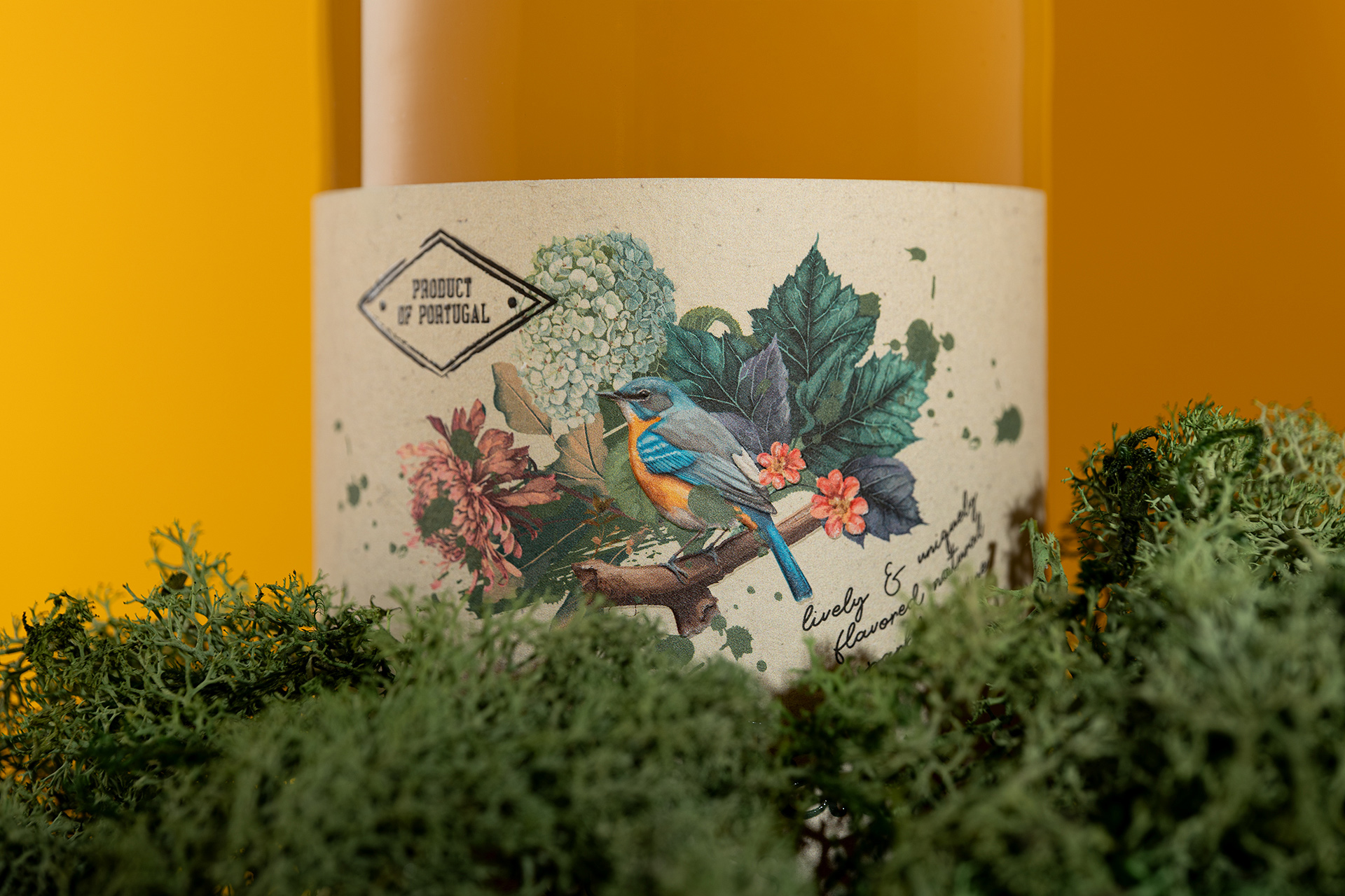 M&A Creative Agency Gives Pét Nat Curvos a Poetic Wine Label Rooted in Nature and Place