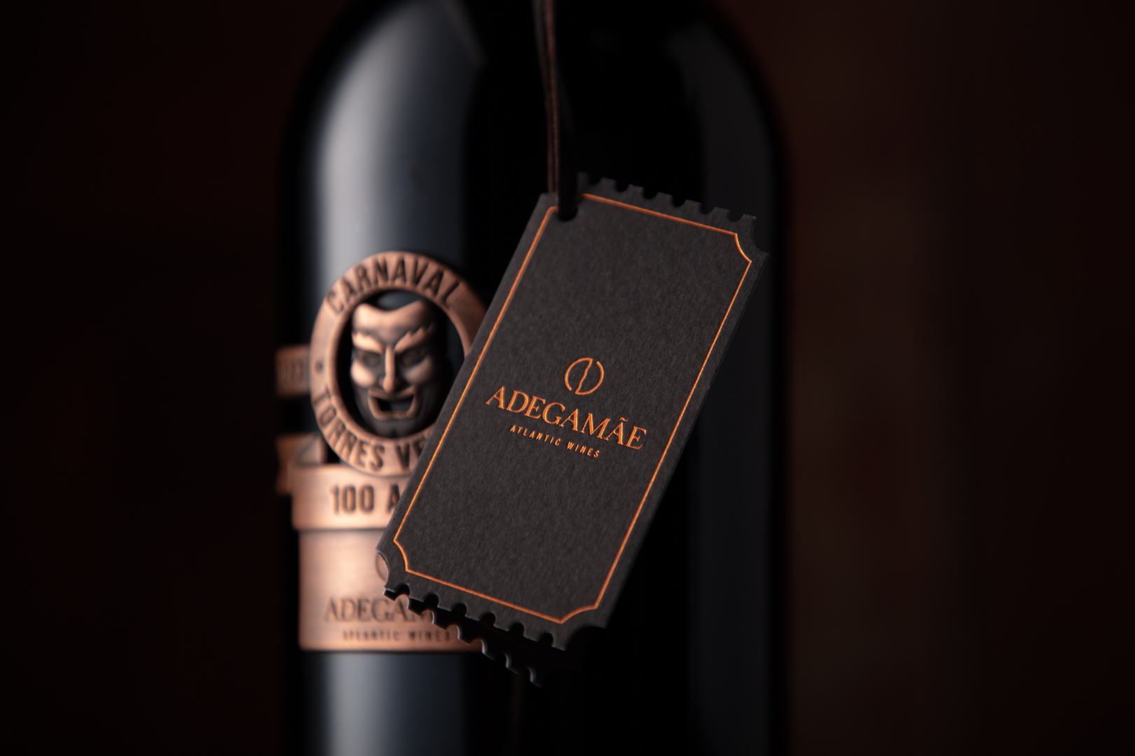 Minimalist Wine Packaging by M&A Creative Agency Defines a Refined Luxury Identity Through Sculpted Metal Design